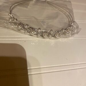 💎3 FOR $15 💎 Elegant head band with pearls